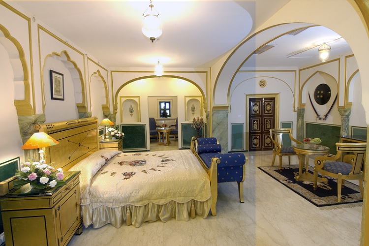 C7 Sleeping Chamber Maharajas Pavillion Gold Room