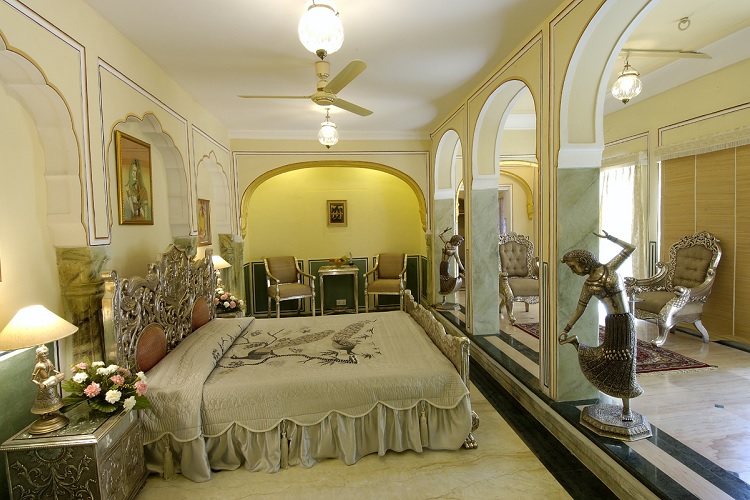 C8 Sleeping Chamber Maharajs Pavillion Silver Room