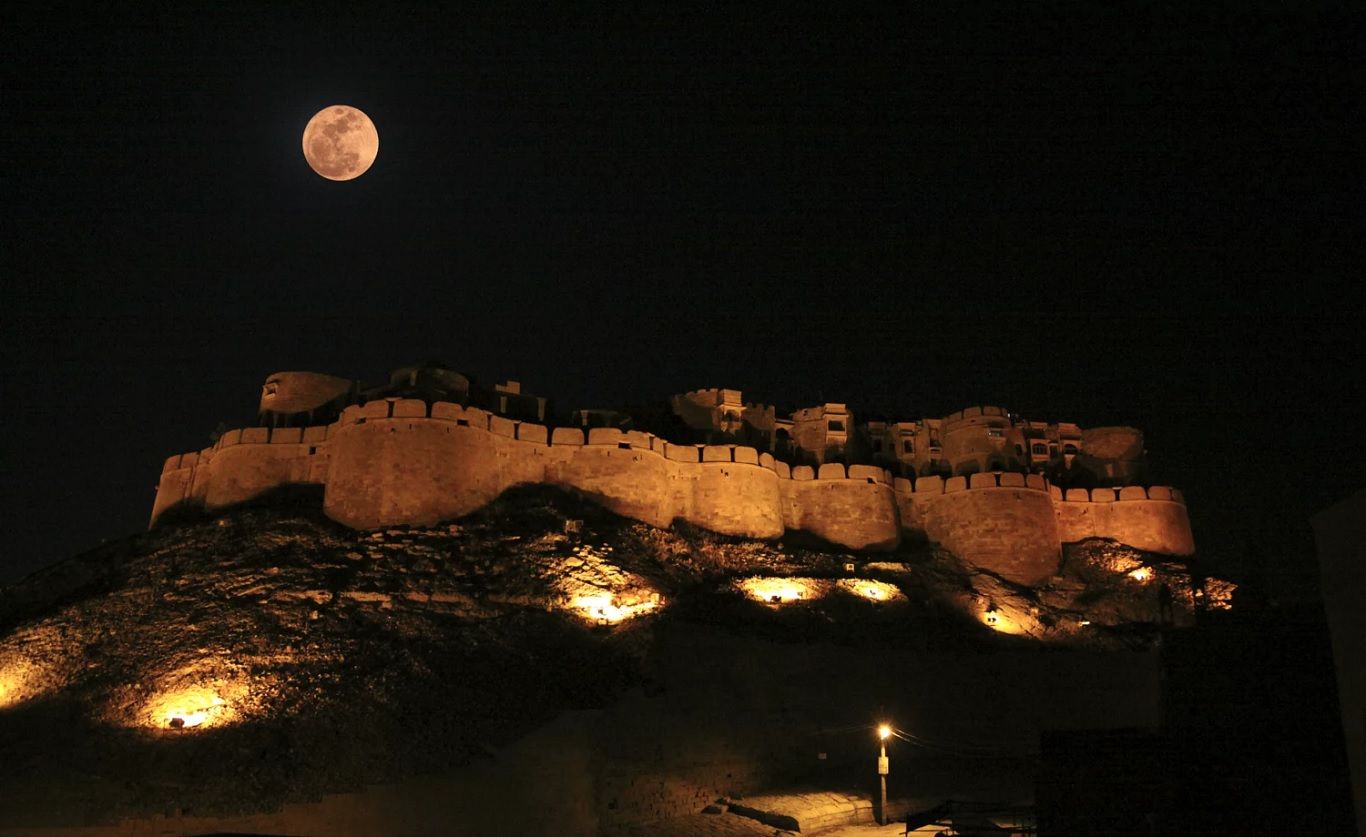 Jaisalmer fort at night